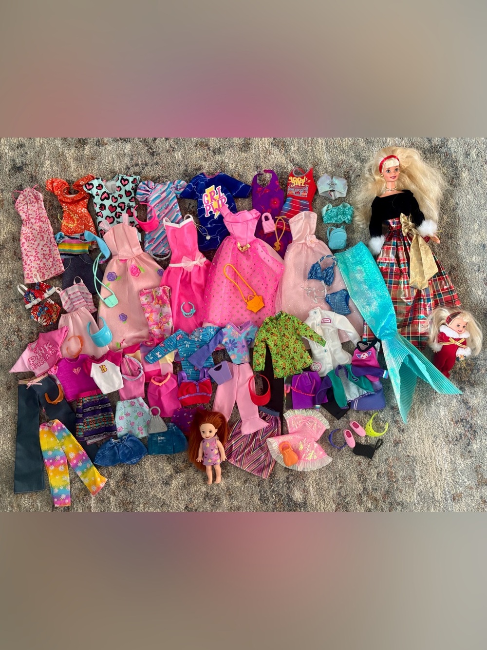 Large lot of Mattel Barbie clothing and accessories Kelly doll